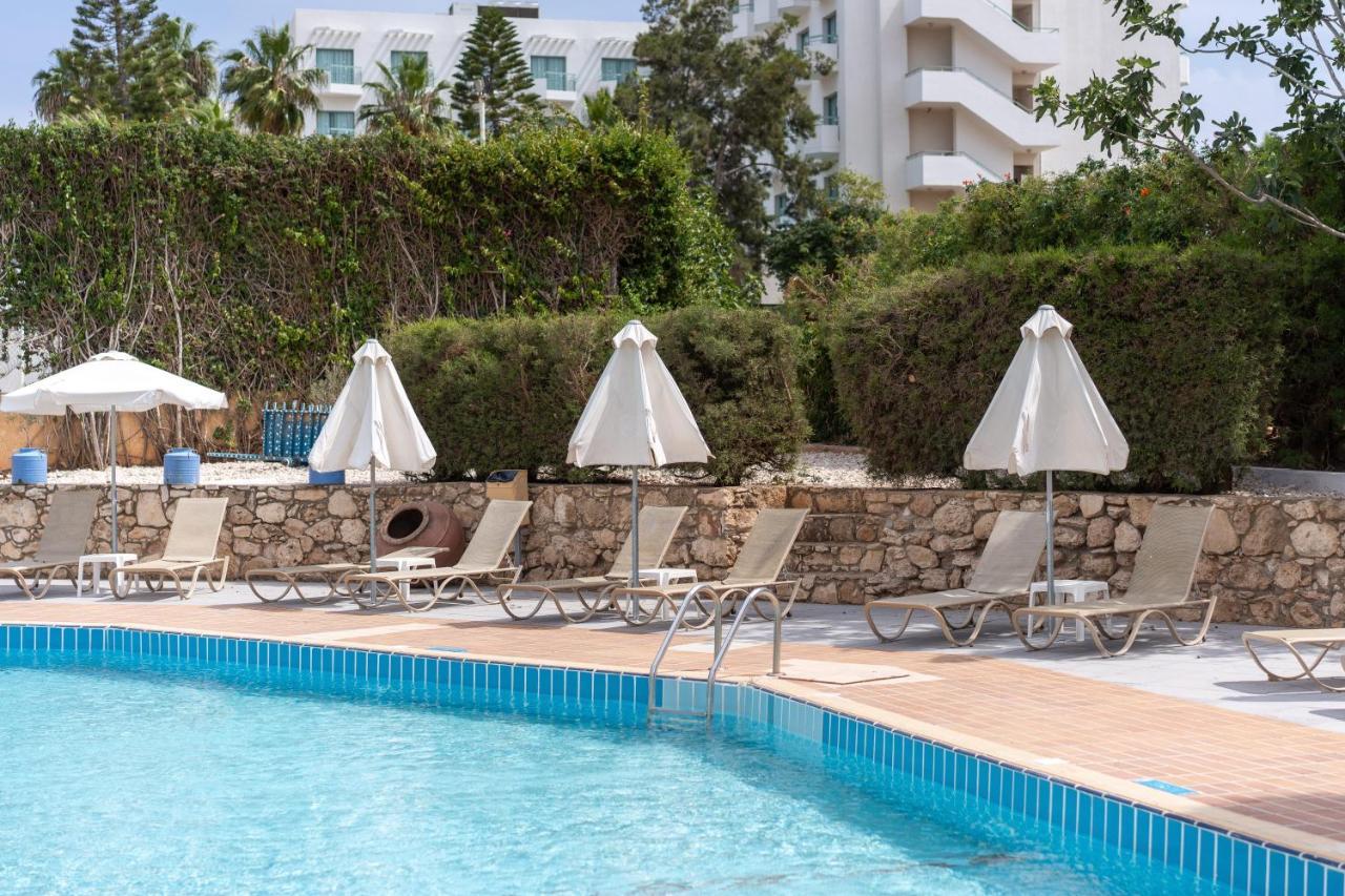 Flora Hotel Apartments Протарас Екстер'єр фото